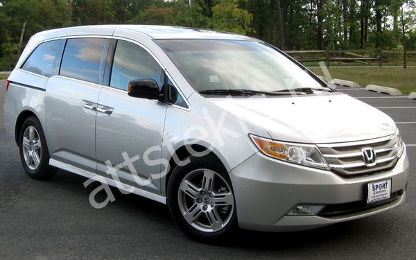 Автостекла Honda Odyssey IV c установкой в Москве